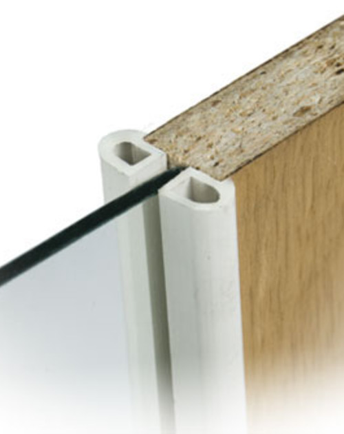 Профиль 106 для крепления стекла